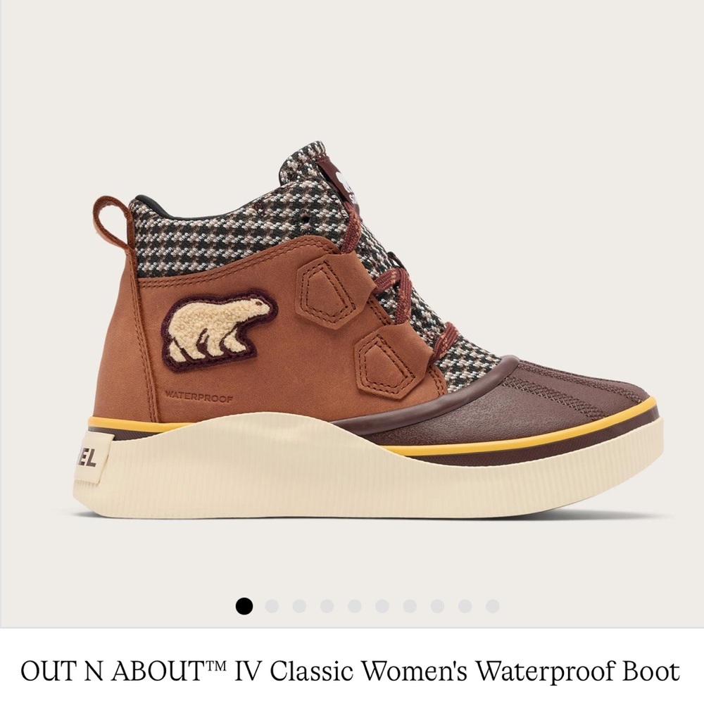 NIB Sorel Women Out N About IV Classic Boots in Brown with bear design size 9.5